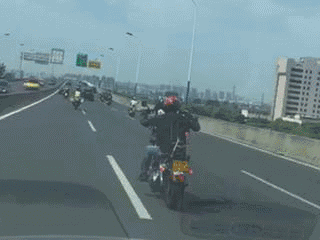 南宁"飙车党"别再嚣张了,交警蜀黍盯上你啦!