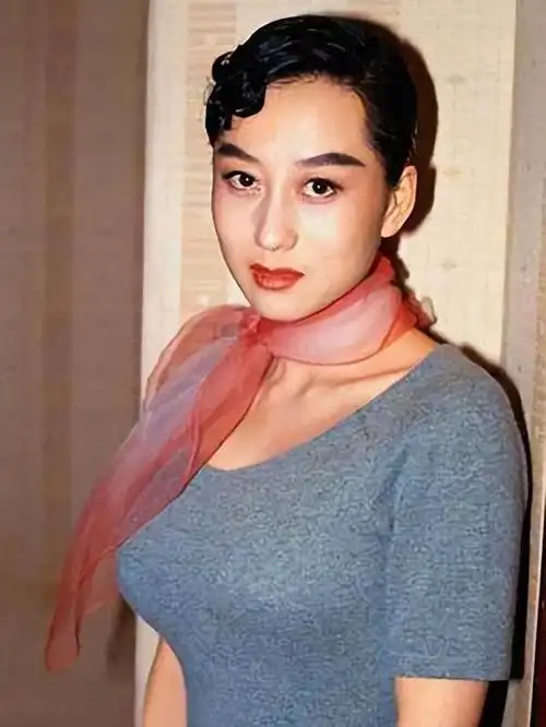 利智:嫁给李连杰经常哭,这是为何?