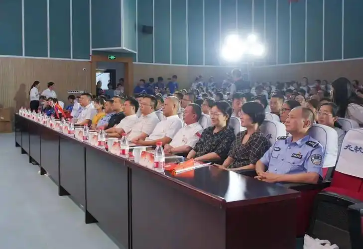 常熟市禁毒委主任,副市长,公安局长吴建伟,海虞镇党委副书记,镇长