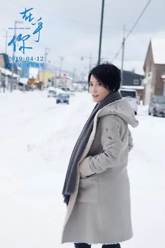 《在乎你》曝角色海报 俞飞鸿雪中回眸深情无限