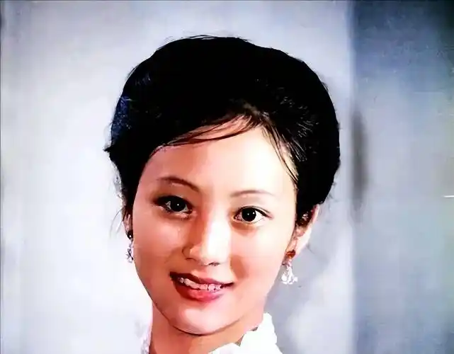 她曾被誉为大陆第一美人,比陈红还美,差点演林黛玉,当红时退圈_董智芝