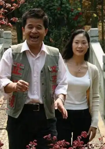 毕福剑老婆照片视频:毕福剑女儿老婆照片(图)