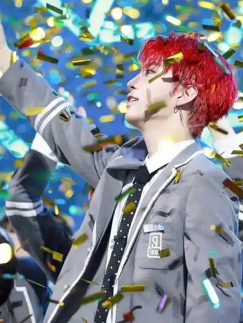 范丞丞出道四周年快乐