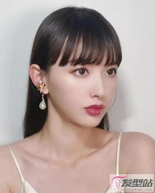 黑长直加什么刘海好看 黑长直 齐刘海百搭又逆龄_发型站_最新流行发型