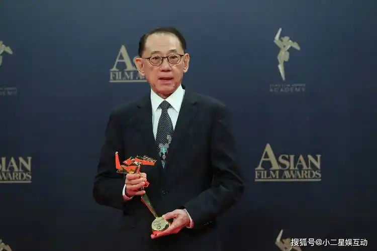 娱乐大亨杨受成白手起家负债32亿教训曾志伟帮阿娇走出阴影