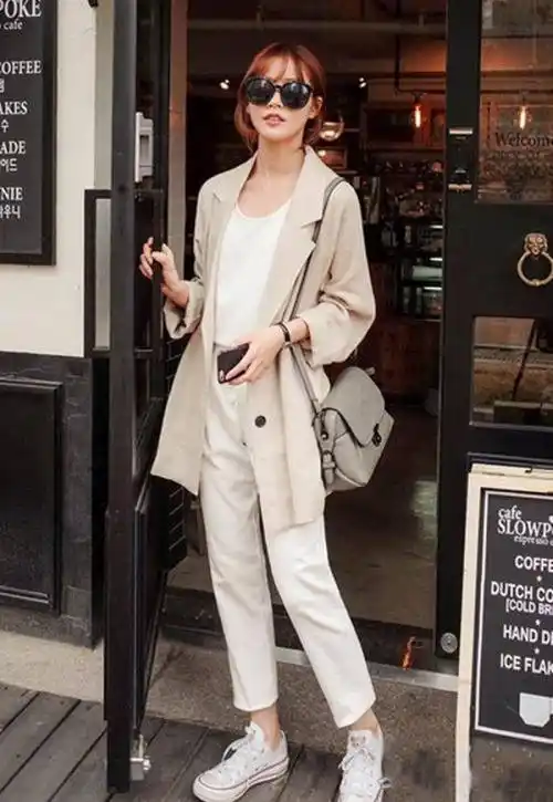 原创米色西装配什么裤子超优雅搭配示范跟着穿时尚又动人