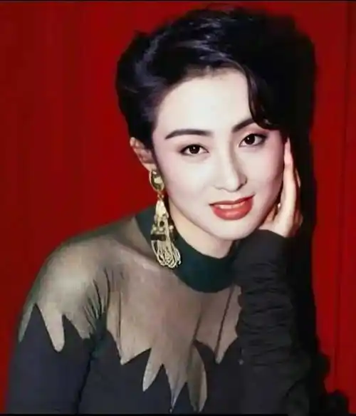 原创56岁张敏近照曝光暴瘦到70斤已脱相昔日女神憔悴干瘪令人担心