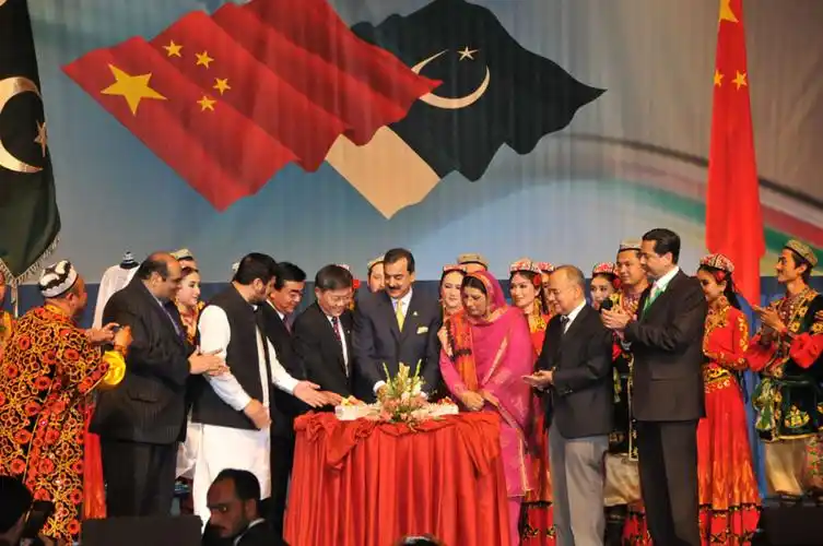 中巴两国共建友谊之桥