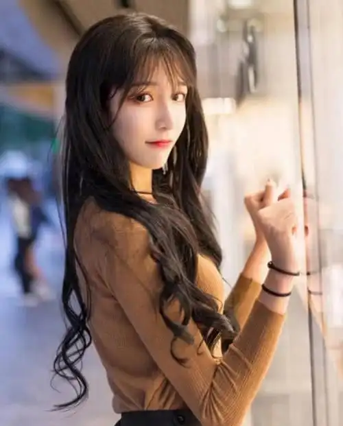 女装大佬月下行人( 女装大佬月下行人无弹窗 )-第2张图片-潮百科