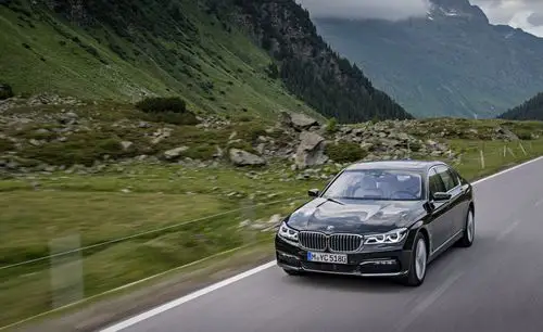 高端混合动力汽车新旗舰!2017款宝马740e xdrive插电混合动力版本试驾