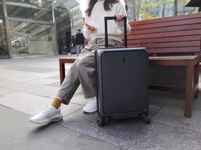 商务出差佳选地平线8号onetouch二代行李箱晒物