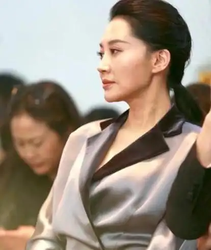 "京圈公主"的许晴,咋还依旧未婚呢?冯小刚的话说对了