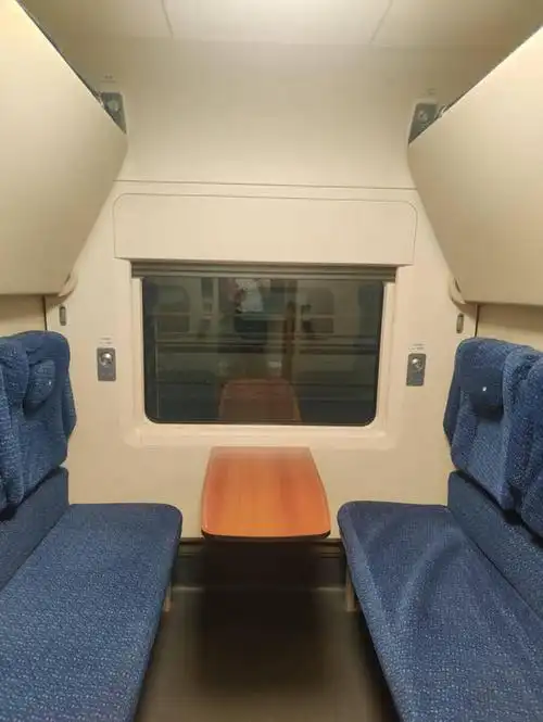 探秘兰新高铁新成员crh5e长编卧铺动车