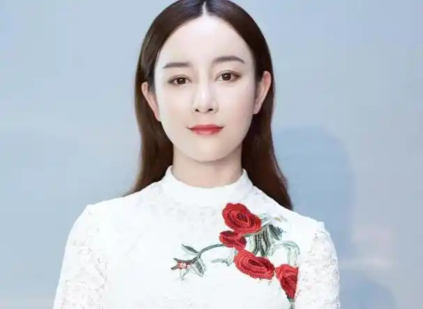 "为爱整容"的张檬,整容前后判若两人,脸部僵硬,塑料感满满