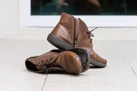 破鞋子图片-破鞋子素材-破鞋子插画-摄图新视界