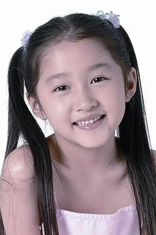 关晓彤童年照曝光看到她的童年照后网友吃了保颜仙丹