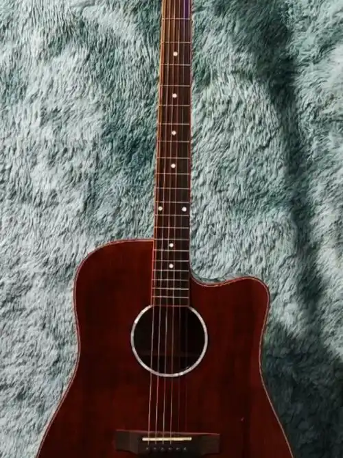 刘吉祥吉他41寸云杉桃花芯亮光面单