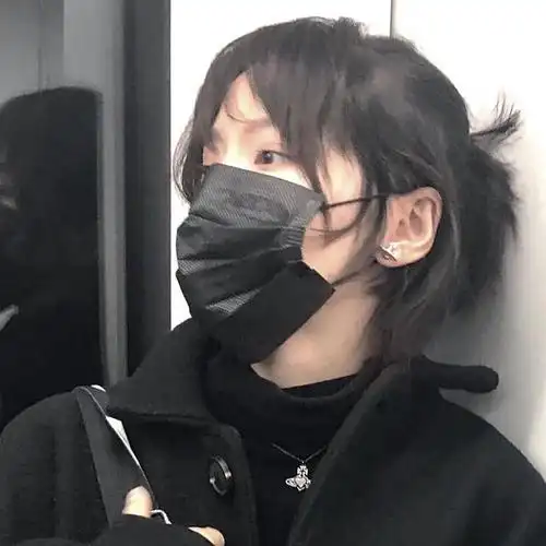 口罩真人女生头像,依旧美丽动人