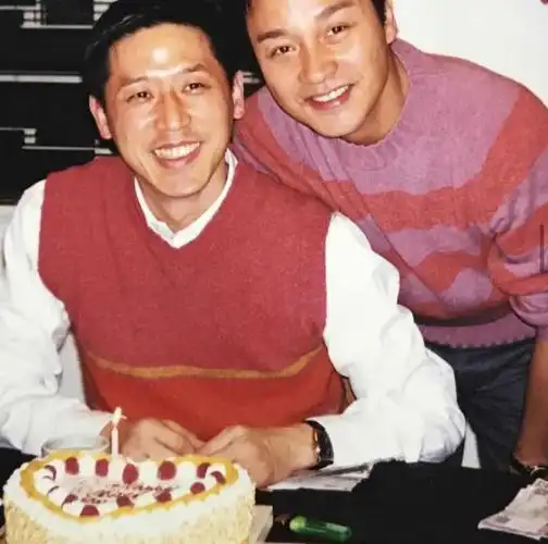 张国荣男朋友(张国荣男性爱人再晒旧照)