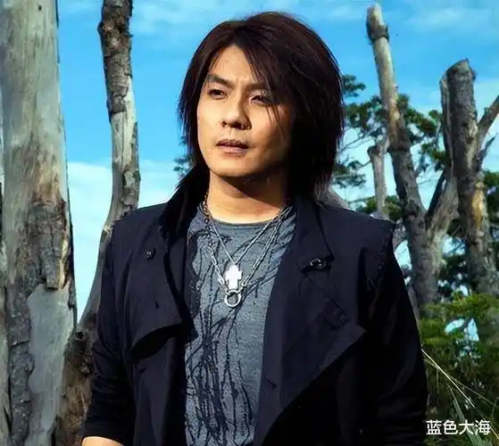 "消失"的歌手:县城走穴,卖惨,不修边幅,选择决定命运_张栋梁_阿杜