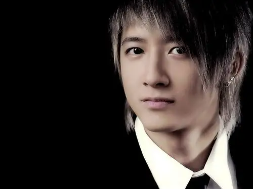 sj组合韩庚更新博客小窝(cy)呼吁捐款(资料图片)