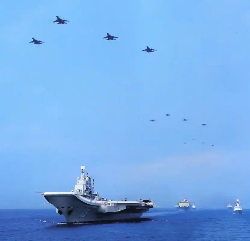 辽宁舰航母编队展示霸气十足一面不过当年差点就成废铁