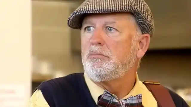 欠揍!糟老头子坏的很,明目张胆偷看顾客的支付密码!