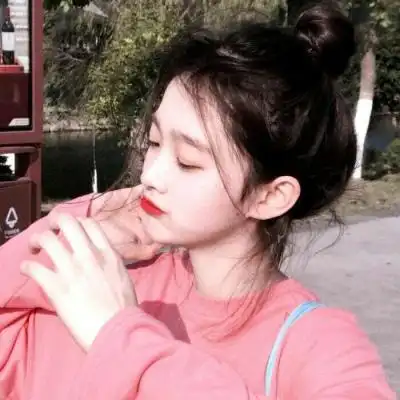 森系女生头像笑容灿烂 好看的阳光微笑女生头像 - qq女生头像 - 520