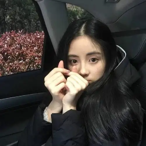 舔奶盖的小仙女