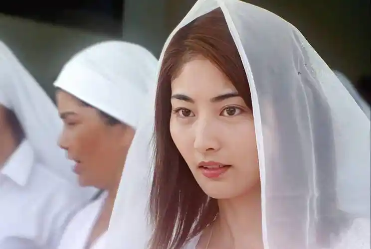 原创48岁日剧女王常盘贵子久违现身虽然身材发福但气质依旧出众