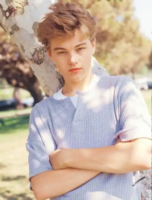 小李子青涩旧照曝光 帅气叛逆撞脸贾斯汀比伯