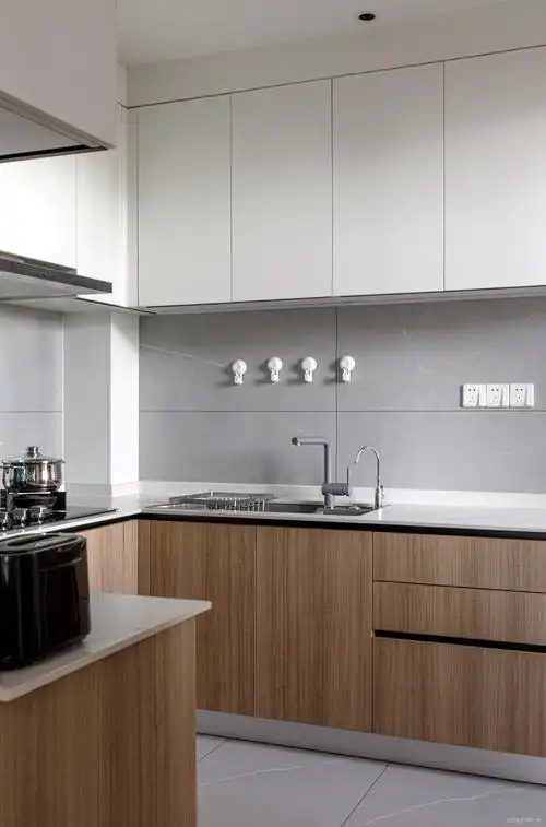 一件白t餐厅橱柜厨房日式186m05三居设计图片赏析--土巴兔装修效果