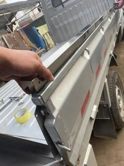 五菱荣光小卡不锈钢车厢护板单排双排包车帮铺车底专用花纹不锈钢单排