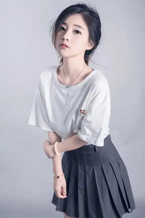 b站当红人气女主播冯提莫生活写真系列照片