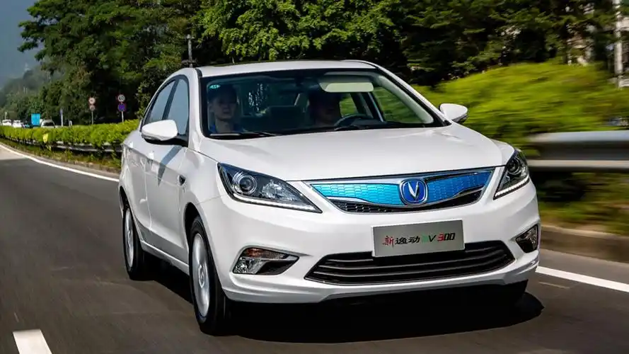 长安汽车:逸动phev插混,新逸动ev300,新逸动ev纯电动,深港澳车展猜想?