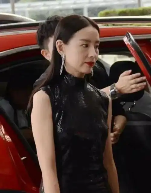董洁现状曝光不复当年冷清秋面带疲累有刻薄像