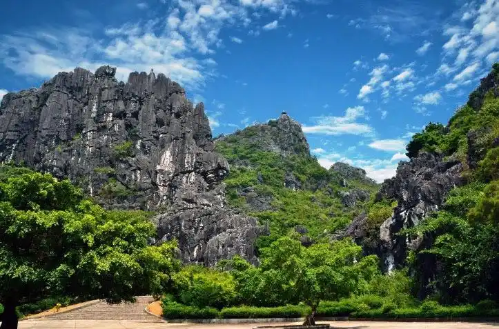 阳春春湾石林龙宫岩景区_阳春石林风景区 - 密云旅游