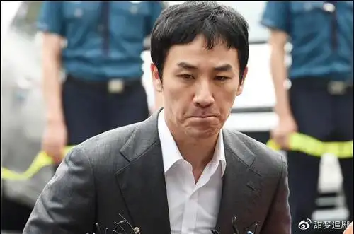 嫖娼事件五年后,韩国影星严泰雄上传私照,励志要补偿女儿