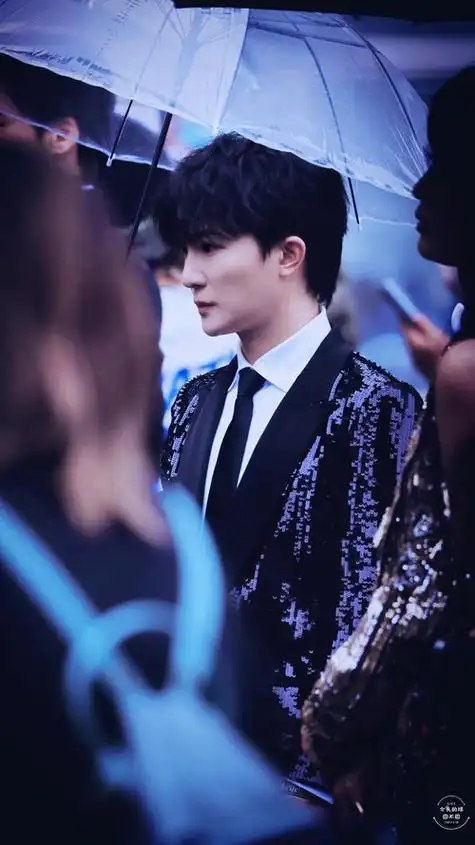 其次我想问一个问题 周深是不.