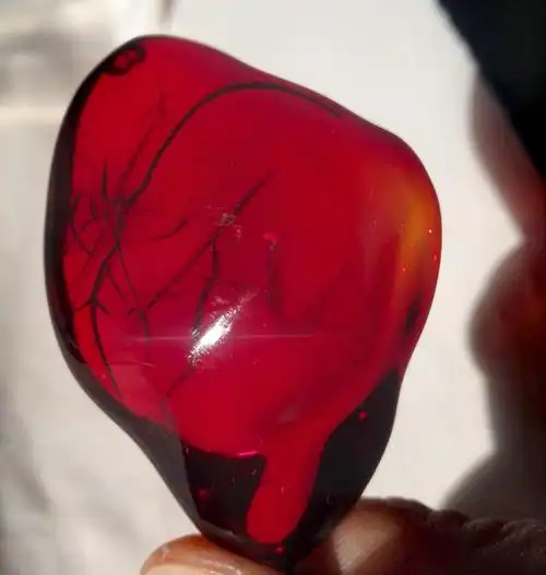 三大特征教你轻松辨识血珀真假血珀怎么辨别真假