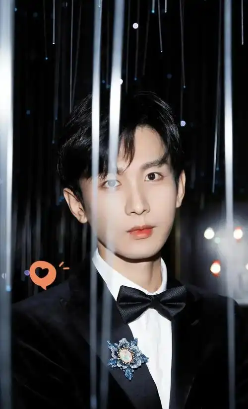 新鲜花美男西装杀黄景瑜24邓为19宋威龙17肖战14嘉伦第5酷盖