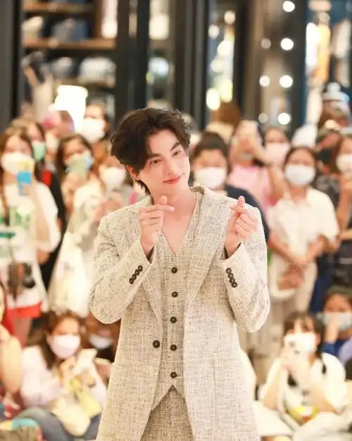 好可爱～娜拉～嘿嘿……#泰国生活  #泰国  #mewgulf甜炸了  #mewgulf