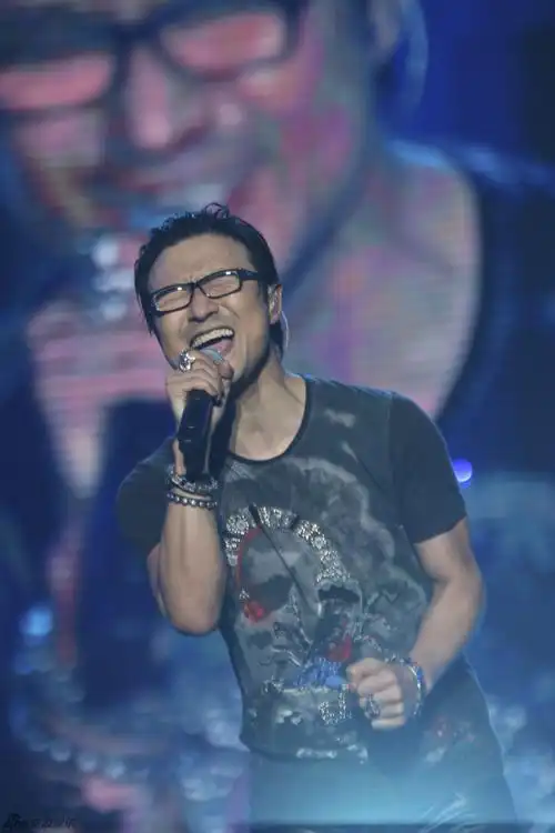 组图:汪峰演唱会深情表白 章子怡台下感动拭泪_高清图集_新浪网