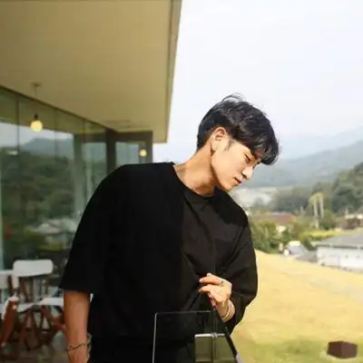 治愈系微信帅哥头像阳光帅气 一切已成过眼云烟