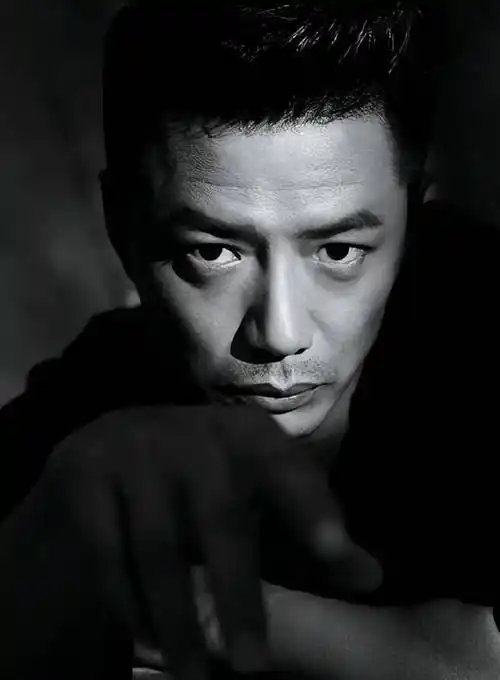 而段奕宏能有在大众心中有今天这样高的位置,除去他的演戏天赋外,更