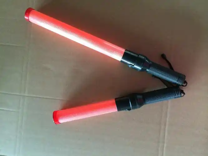 低价销售: 交通停车指挥棒 充电指挥棒 反光指挥棒 高亮度信号棒