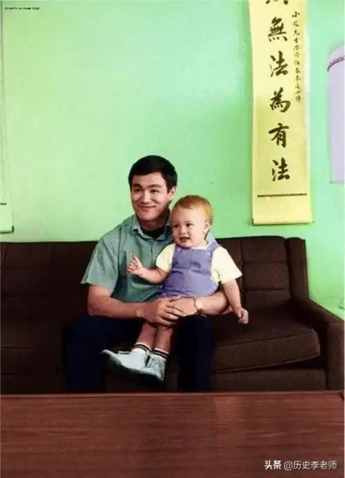 李小龙的儿子李小龙和儿子李国豪珍贵照片