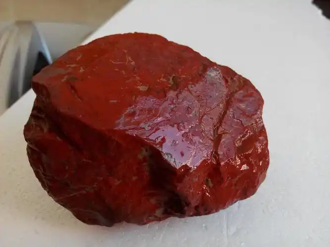 整块一公斤左右重量的鸡血石能卖多少钱?