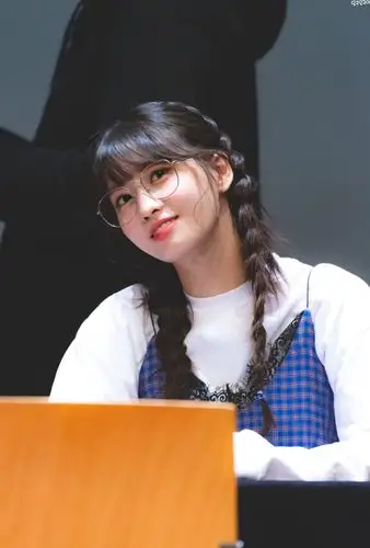 twice momo 平井桃 momo 壁纸