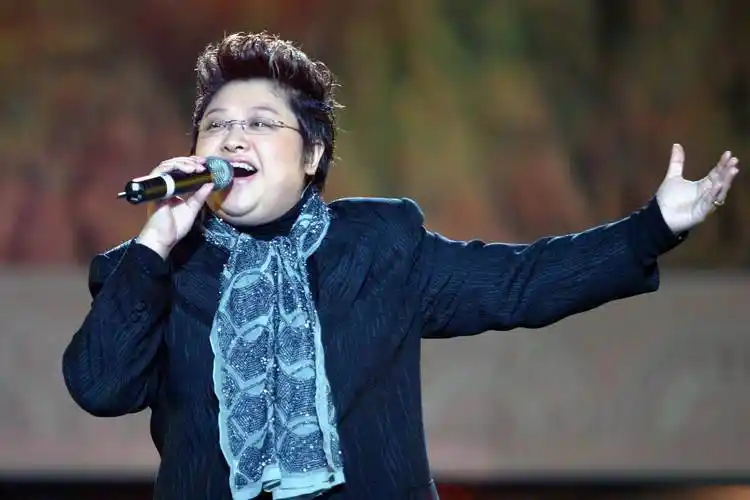 韩红18岁长这样? 真相大扭转网友笑死_照片_刘涛_绯闻